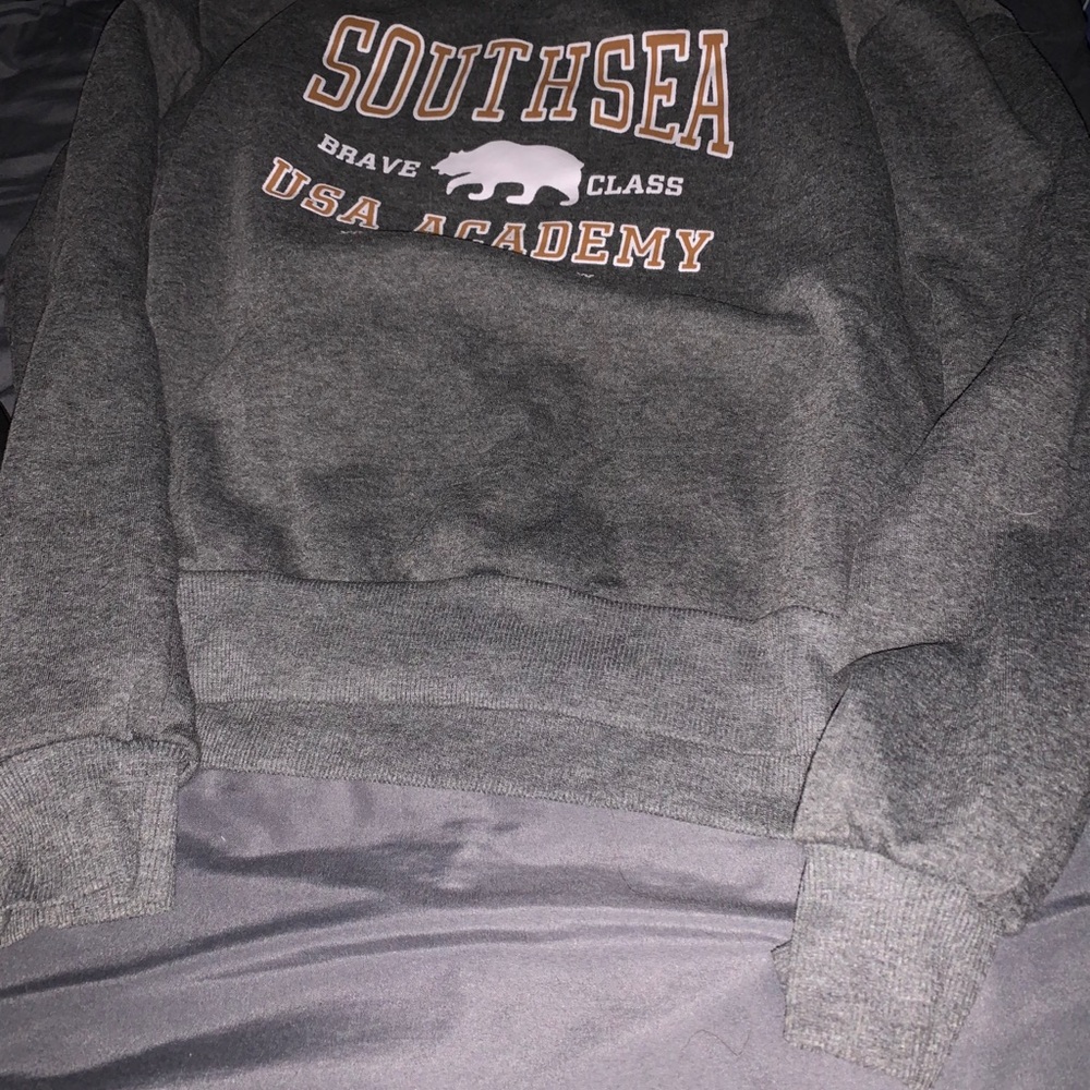 Crewneck - Picture 3 of 3